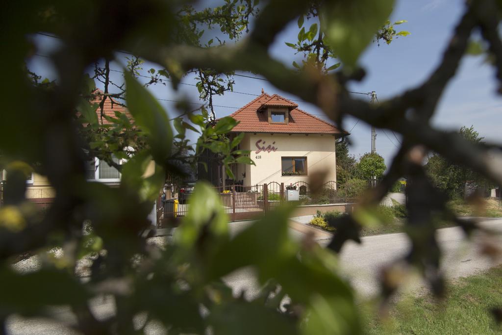 Hotel Rekreacny Dom Sisi à Podhájska Extérieur photo